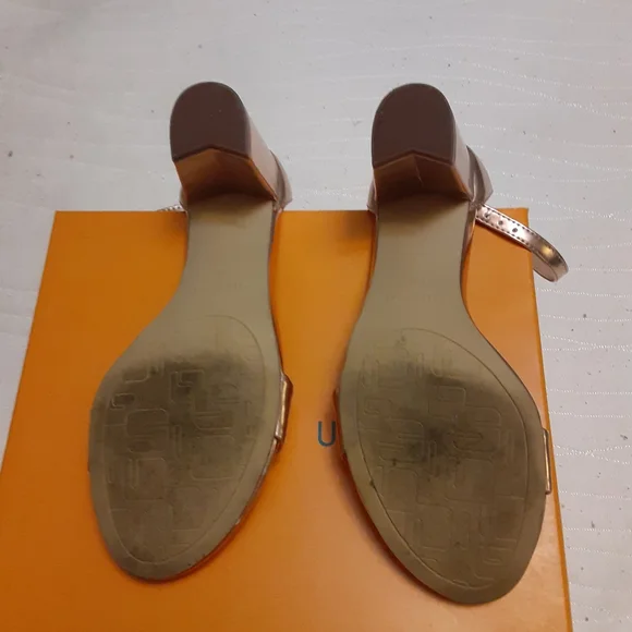 Metallic pink sandals - Picture 2 of 4